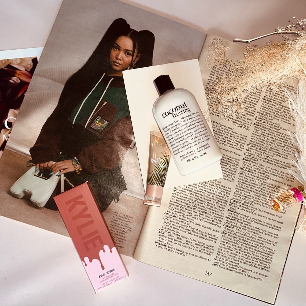 PHILOSOPHY Coconut Frosting Bubble Bath + Shower Gel + Shampoo - Picture 1 of 3